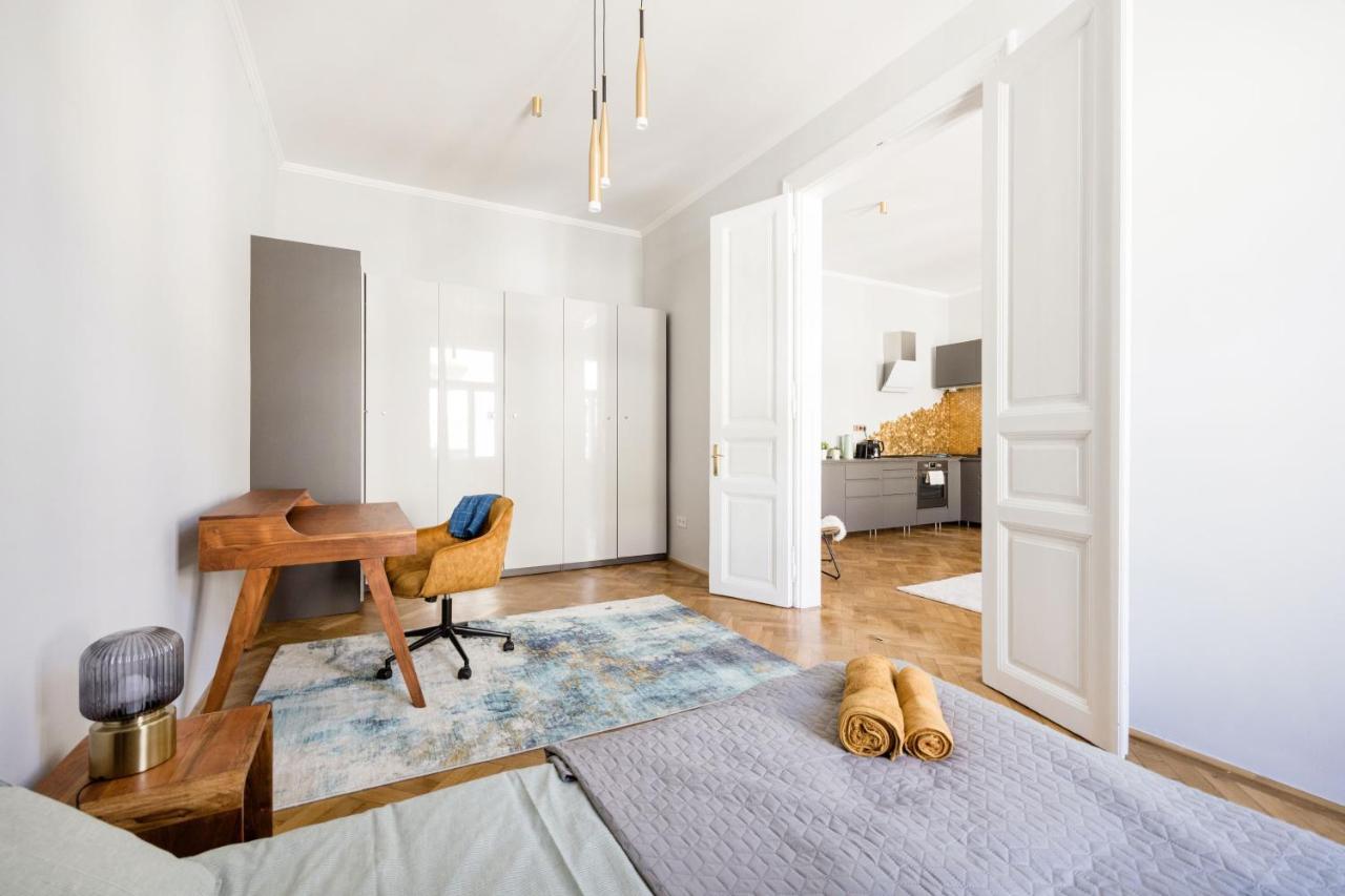 Elegant And Spacious * Budapest